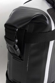 Drybag 8 Lt detalle ajuste lateral